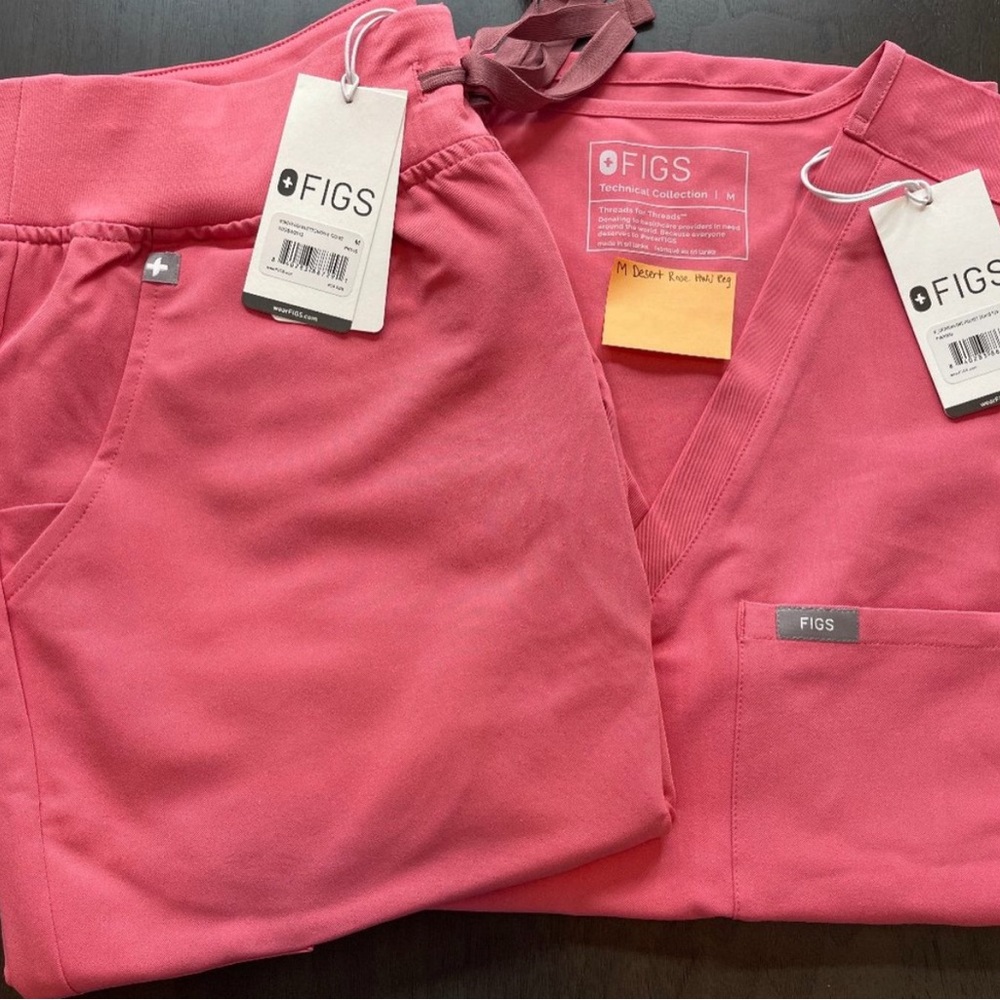FIGS Scrub Set Catarina Top High Waisted Zamora Joggers Desert Rose NWT